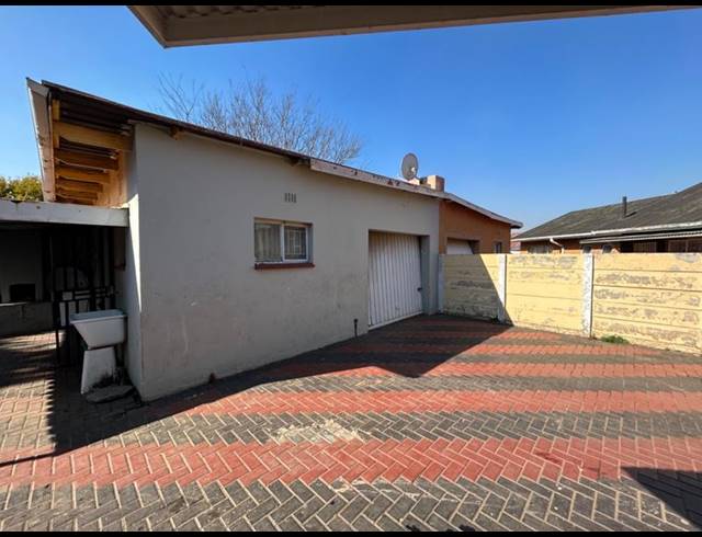 6 BEDROOM HOUSE FOR SALE IN VANDERBIJLPARK CE 5